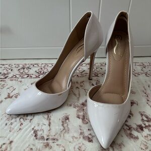 Chic White Pointed Toe Heels